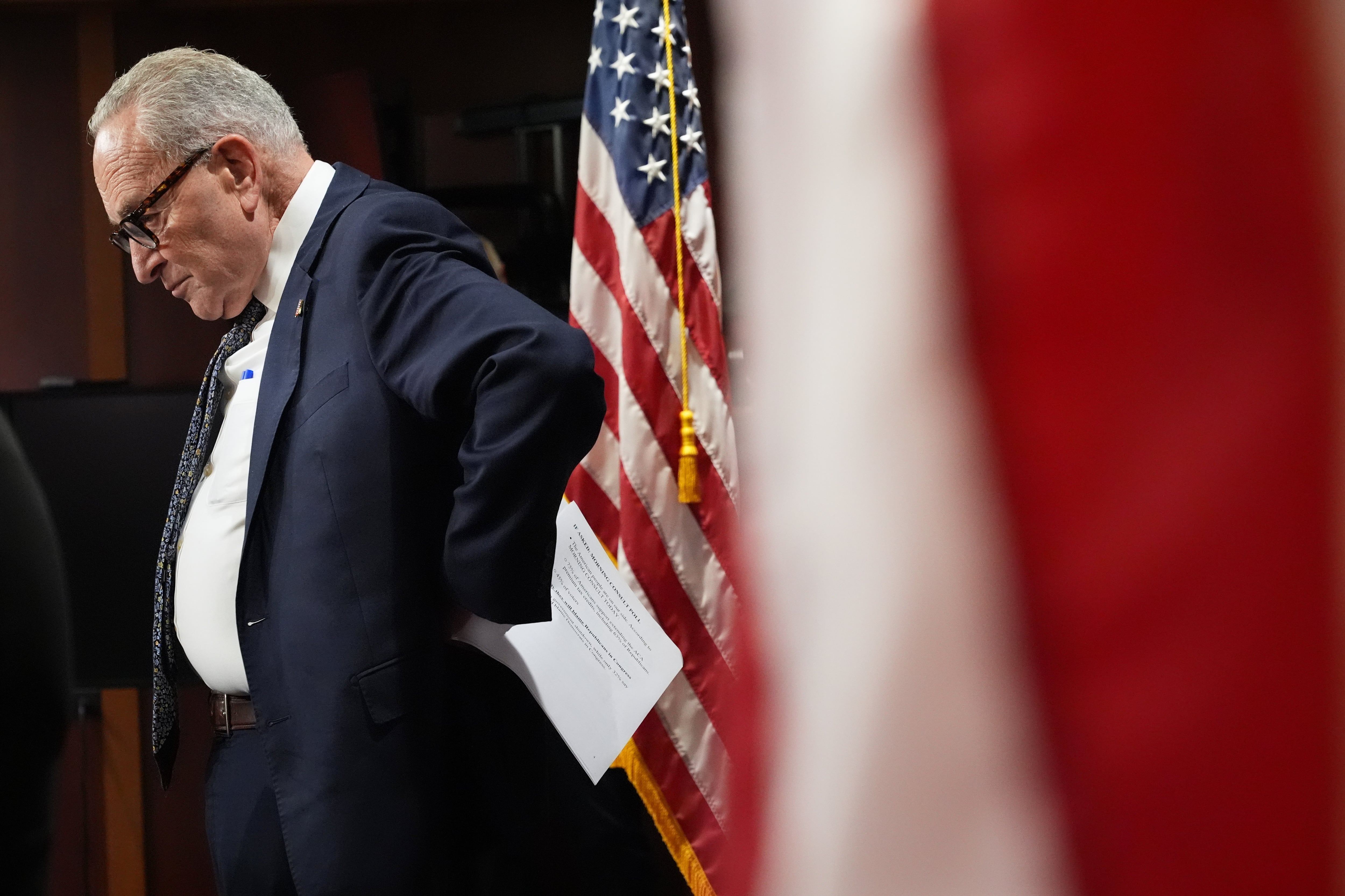 Chuck Schumer, líder de la minoría demócrata en el Senado, en una comparecencia ante la prensa este martes, horas antes del cierre del Gobierno.