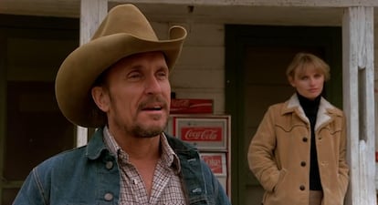 Robert Duvall y Tess Harper, en 'Gracias y favores' (1983), de Bruce Beresford. 