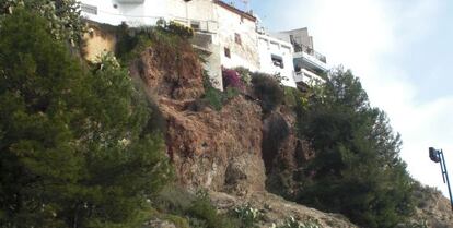 Vista de la ladera donde se levantan viviendas amenazadas por los corrimientos