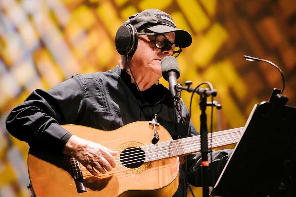 Bachelet celebra su cumpleaños con Silvio Rodríguez en Santiago