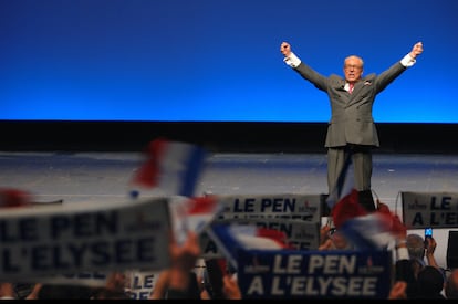 El líder del entonces Frente Nacional, Jean-Marie Le Pen, en un acto de campaña de 2007.