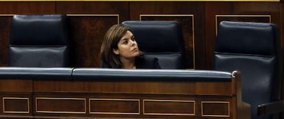 La vicepresidenta del Gobierno, Soraya S&aacute;enz de Santamar&iacute;a, durante el pleno del pasado d&iacute;a 12. 