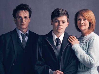 Harry Potter y su familia en la obra de teatro.