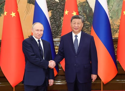 Los presidentes Vladimir Putin y Xi Jinping. Putin se encuentra en China para asistir a la Cumbre de la Organización de Cooperación de Shanghái 2025.