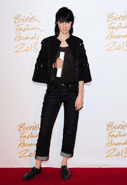 Como modelo del año, uno de los premios más esperados de la gala, fue elegida la británica Edie Campbell. Desbancando a la antigua ganadora, Cara Delevingne, y a Sam Rollinson.