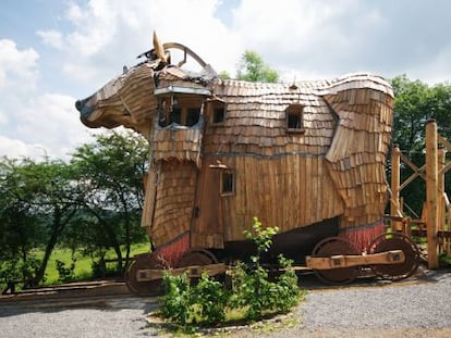 La habitación Caballo de Troya del hotel Ballade des Gnomes, en Heyd (Bélgica).