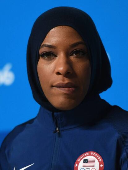 RIO DE JANEIRO, BRAZIL - AUGUST 04: American Olympic fencer Ibtihaj Muhammad faces the media during a press conference on August 4, 2016 in Rio de Janeiro, Brazil. (Photo by David Ramos/Getty Images)