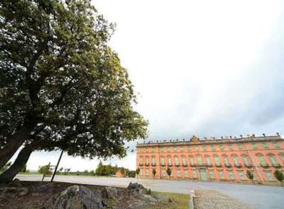 El palacio Real de Riofrío fue mandado construir en 1751 por Isabel de Farnesio en medio de una finca de 625 hectáreas.