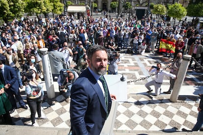 Acto del líder de Vox, Santiago Abascal, en la Plaza Nueva de Sevilla.