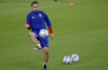 Lopetegui dirige un entrenamiento de la selección.