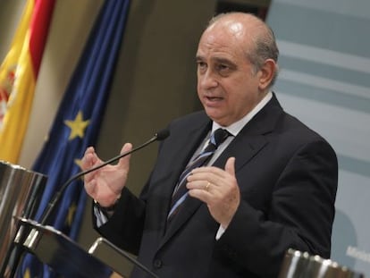 El ministro del Interior, Jorge Fernández Díaz, durante la presentación de las conclusiones del seminario 'Residencia y derecho de sufragio. Análisis del caso vasco'.