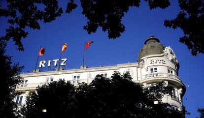 La c&uacute;pula del emblem&aacute;tico hotel Ritz de Madrid, en la Plaza de la Lealtad.