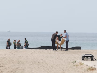 Hallazgo del cadáver de una bebé en la playa de Roda de Berà (Tarragona), el 11 de julio.