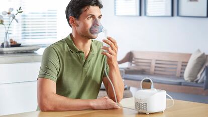 Artículo de EL PAÍS Escaparate que describe el nebulizador portátil de la marca Omron más vendido en plataformas como Amazon.