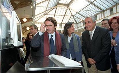 Aznar, con las nuevas generaciones del PP, en la Casa del Reloj.
