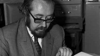 El arqueólogo Enrique Llobregat