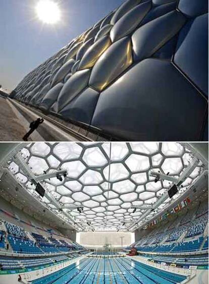 Imágenes del exterior y el interior del <i>Cubo de Agua</i> de Pekín.