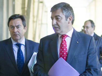 Dos representantes de la Fiscal&iacute;a Anticorrupci&oacute;n en Sevilla.