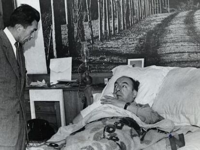Pablo Neruda and his secretary, Manual Araya, in a hospital.