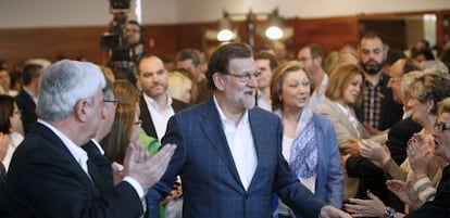 Mariano Rajoy, a su llegada al congreso organizado por el PP en Zaragoza.