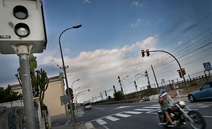 Radar a la salida de la poblaci&oacute;n de Montgat en el Maresme. 