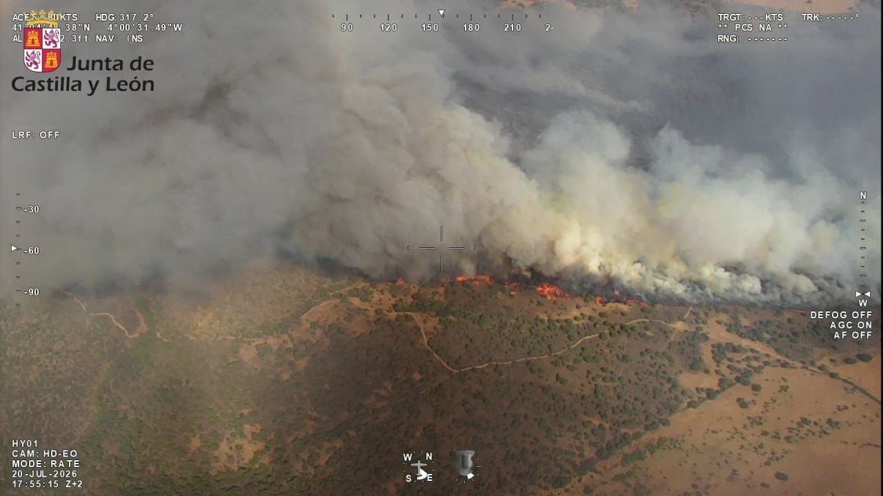 A fire in Segovia forces the evacuation of eight towns A fire in Segovia forces the evacuation of eight towns
