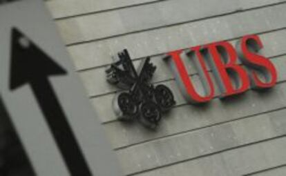 El banco suizo UBS obtuvo en 2013 un beneficio neto atribuido de 3.172 millones de francos suizos (2.599 millones de euros).