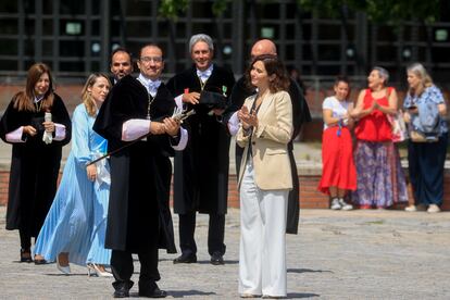 Isabel Díaz Ayuso en la toma de posesión de Arias Hernández, rector de la Universidad Carlos III.