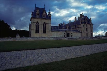 El Museo Nacional del Renacimiento se encuentra en el castillo de Écouen, edificio construido en el siglo XVI por Henri II de Montmorency.