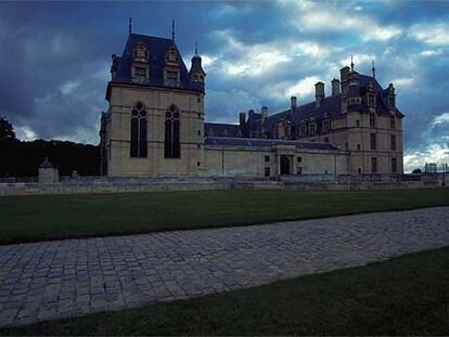 El Museo Nacional del Renacimiento se encuentra en el castillo de Écouen, edificio construido en el siglo XVI por Henri II de Montmorency.