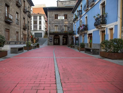 Calle de Soraluze (Gipuzkoa) donde se rodó el asesinato del Txato en 'Patria'.