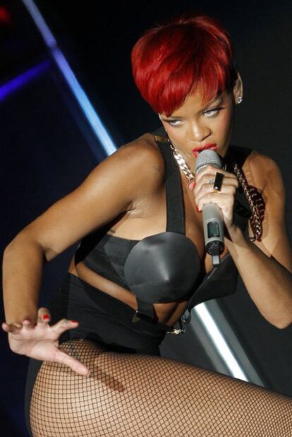 Rihanna durante su concierto en el Rock in Rio Madrid, la primera vez que la cantante ha actuado en España.