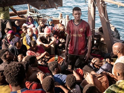 Seydou Sarr, con la camiseta del Barça, en la travesía final.