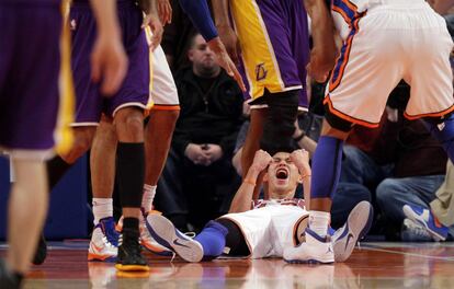 El bautismo de Lin en la élite del baloncesto ha sido a lo grande. En su cuarto partido como base titular, los Knicks derrotaron a Los Angeles Lakers con 38 puntos del taiwanés.