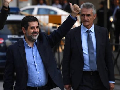 Jordi Cuixart (izquierda) y Jordi Sànchez llegan a la Audiencia Nacional.