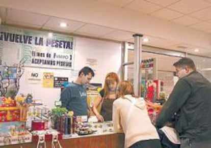 La peseta mantiene su capacidad para seducir a los clientes