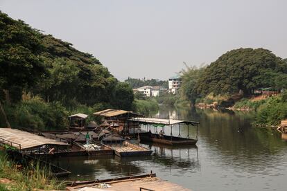 Vista del río Moei, que separa Tailandia de Myanmar, desde Mae Sot (Tailandia). 