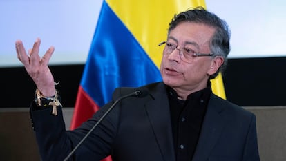 Gustavo Petro en conferencia de prensa, en la embajada de Colombia, en Washington, este martes.