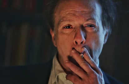 Javier Marías, en su casa de Madrid, el pasado febrero.