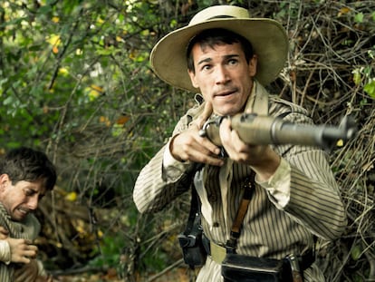 Una imagen de 'Tiempo de valientes', capítulo de 'El Ministerio del Tiempo' en el que Aldea del Fresno (Madrid) se convierte en la selva filipina.