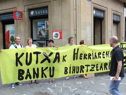 El único voto de LAB en Kutxa, contra la fusión