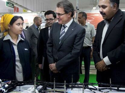 Artur Mas, durante su visita a la empresa Samvardhana Motherson esta semana.