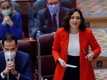 La presidenta de la comunidad de Madrid, Isabel Díaz Ayuso, durante la sesión plenaria extraordinaria de la Asamblea de Madrid, el pasado 28 de enero.