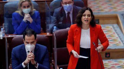 La presidenta de la comunidad de Madrid, Isabel Díaz Ayuso, durante la sesión plenaria extraordinaria de la Asamblea de Madrid, el pasado 28 de enero.