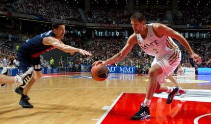 Felipe Reyes y Prigioni, durante el partido.