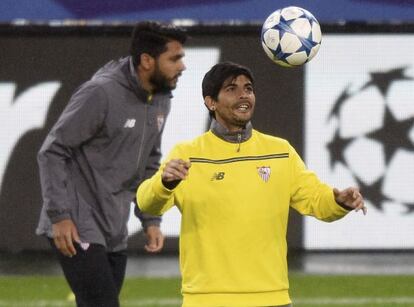 Ever Banega, en el entrenamiento del Sevilla.