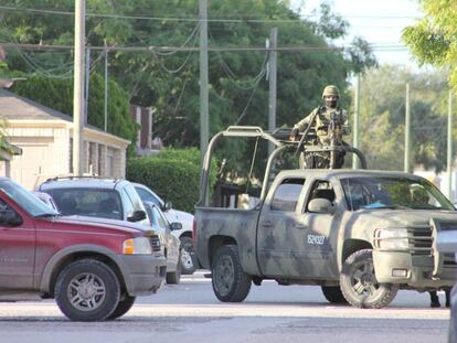 El Ej&eacute;rcito resguarda la calle tras un enfrentamiento en Tamaulipas. 