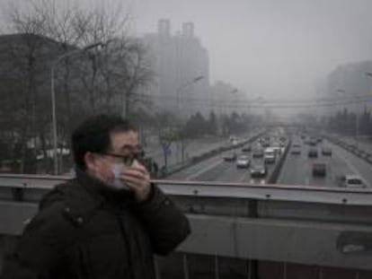 El 57 por ciento de las emisiones de dióxido de carbono (CO2) de China provienen de la producción de bienes fabricados en las áreas más subdesarrolladas del país, aunque estos bienes estén destinados al consumo en provincias ricas. EFE/Archivo