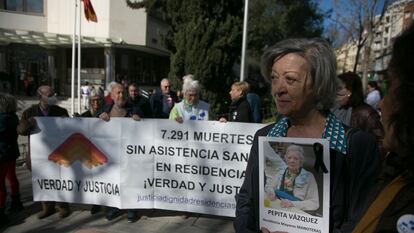 Concentración, el 23-03-2023, de Mareas de Residencias frente a los juzgados de la Plaza de Castilla en Madrid.