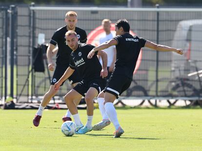 Mario Götze, en el último entrenamiento del Eintracht antes de la Supercopa, el martes en Fráncfort.